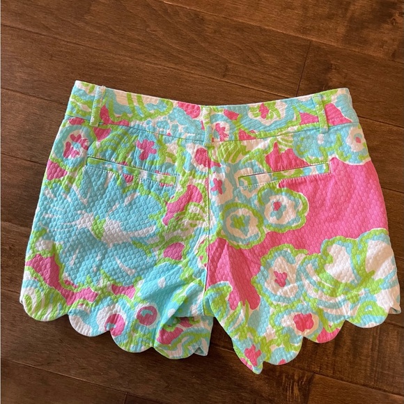 THREE Pairs of Size 00 Lilly Pulitzer Shorts - Picture 9 of 15